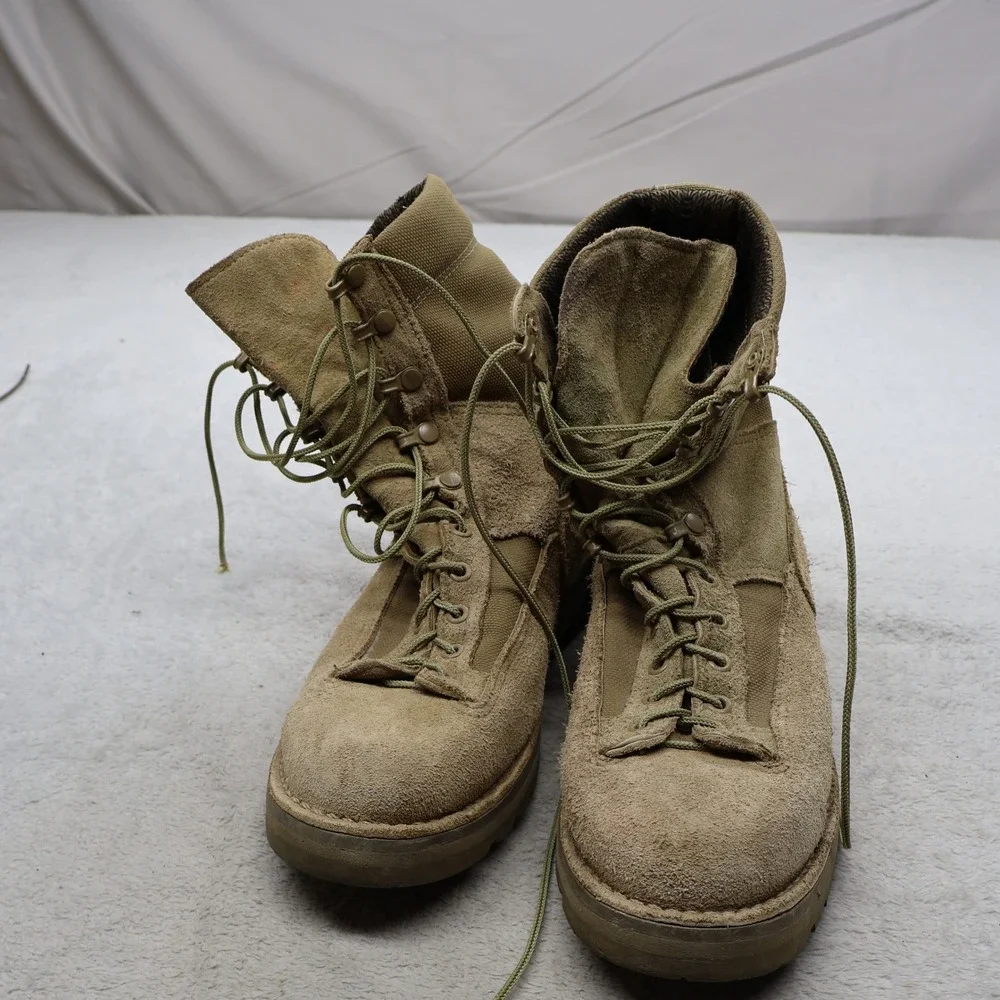 Danner Men 9.5D Combat Boots Brown Temperate Goretex USMC Vibram USA Made 26025